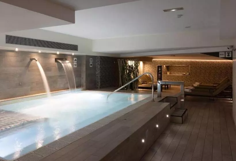 Отель Catalonia Atenas