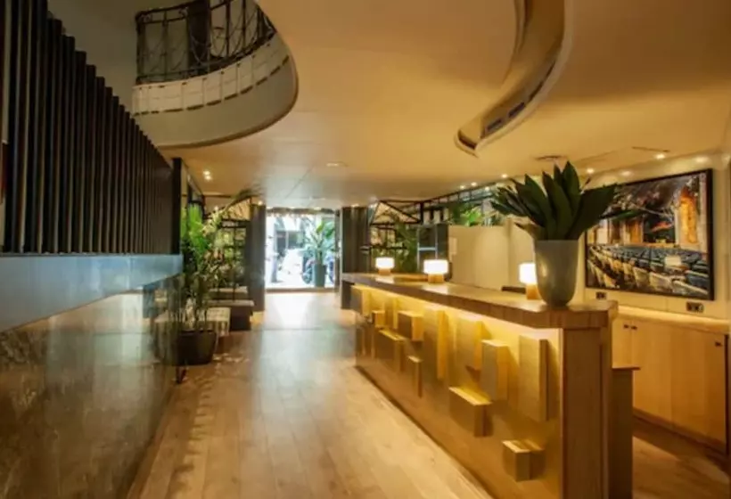 Отель Chic & Basic Velvet