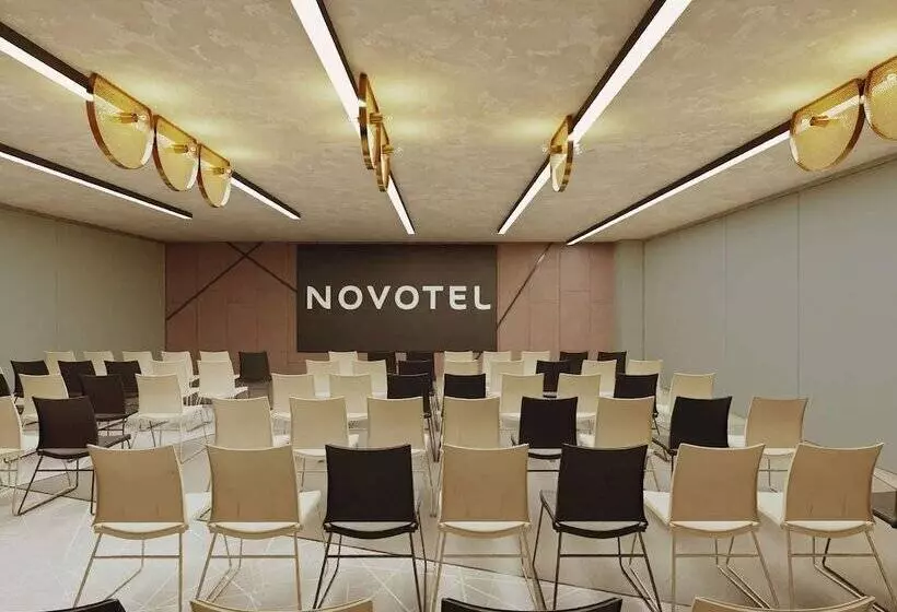 Novotel Valencia Lavant