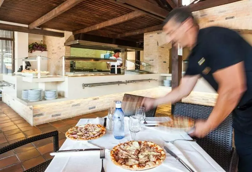 Отель Globales Santa Ponsa Park