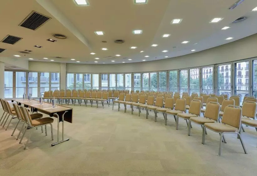 Отель Hesperia Barcelona Presidente