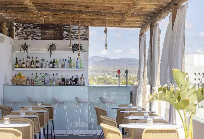 בית מלון כפרי Hm Balanguera Beach - Adults Only