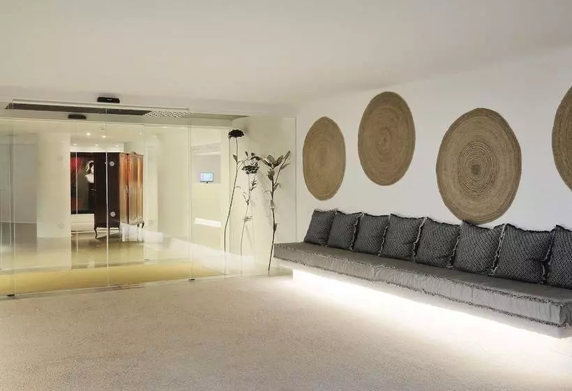 בית מלון כפרי Hm Balanguera Beach - Adults Only