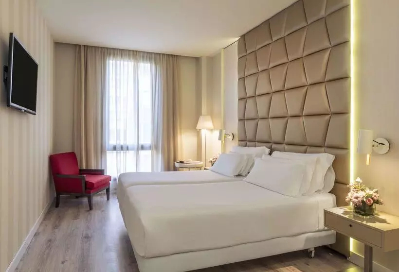 Отель NH Collection Barcelona Pódium