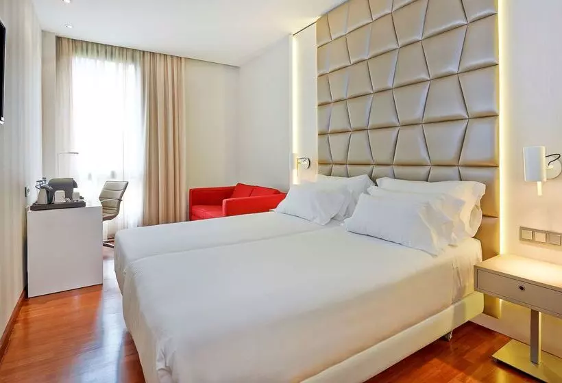 Отель NH Collection Barcelona Pódium