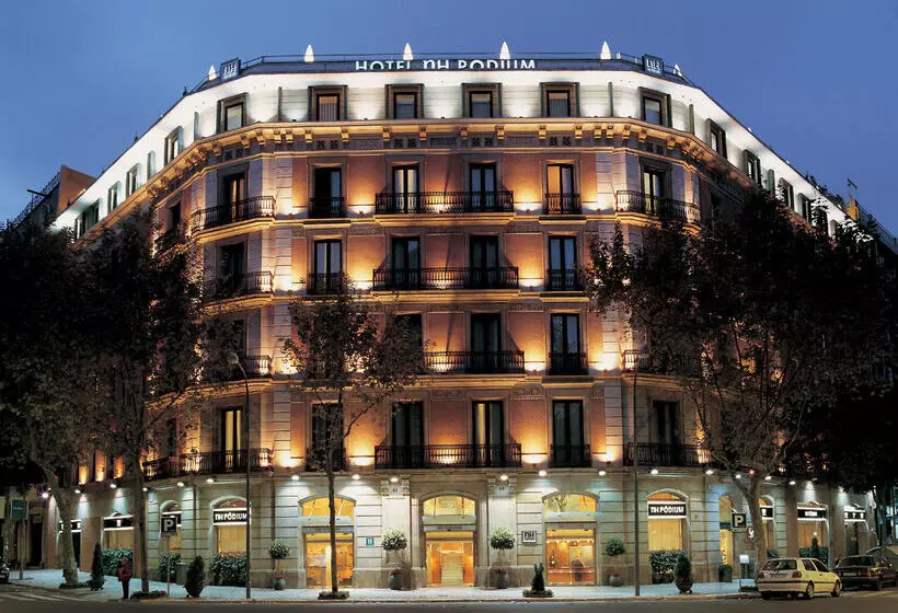 Отель NH Collection Barcelona Pódium