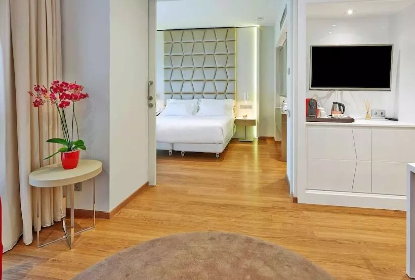 Отель NH Collection Barcelona Pódium