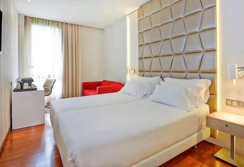 Отель NH Collection Barcelona Pódium