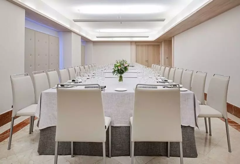 酒店 NH Collection Cáceres Palacio De Oquendo