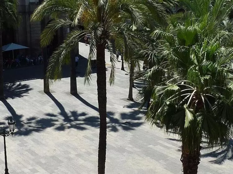 Отель Roma Reial