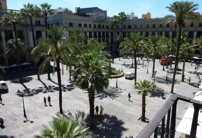 Отель Roma Reial