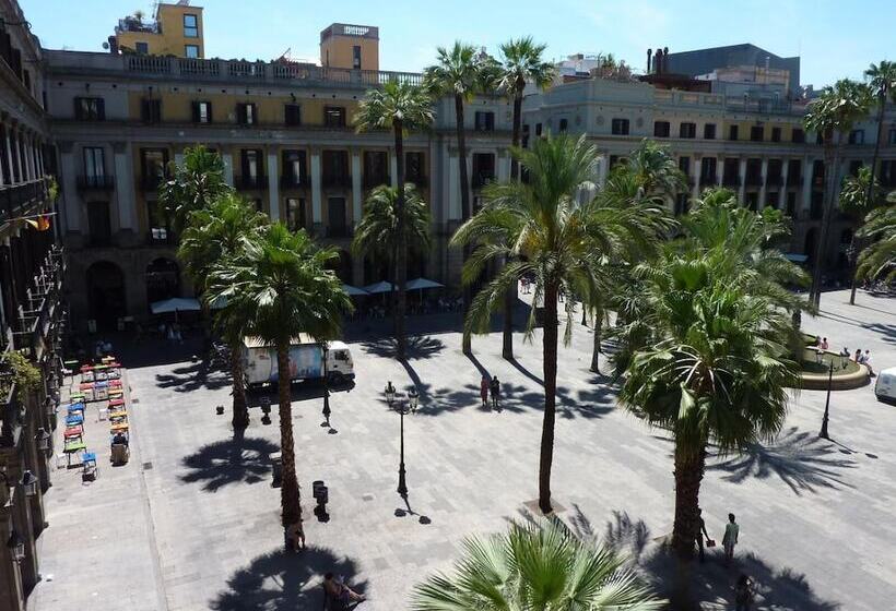 هتل Roma Reial