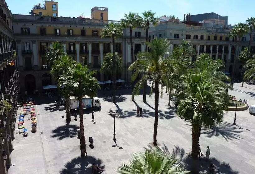 Отель Roma Reial