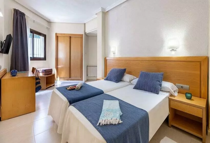 ホテル Vibra S'Estanyol