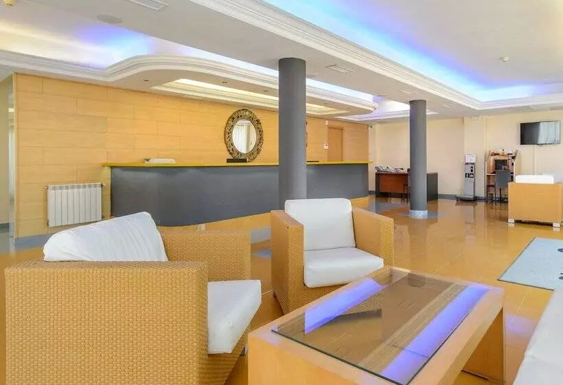 ホテル Vibra S'Estanyol