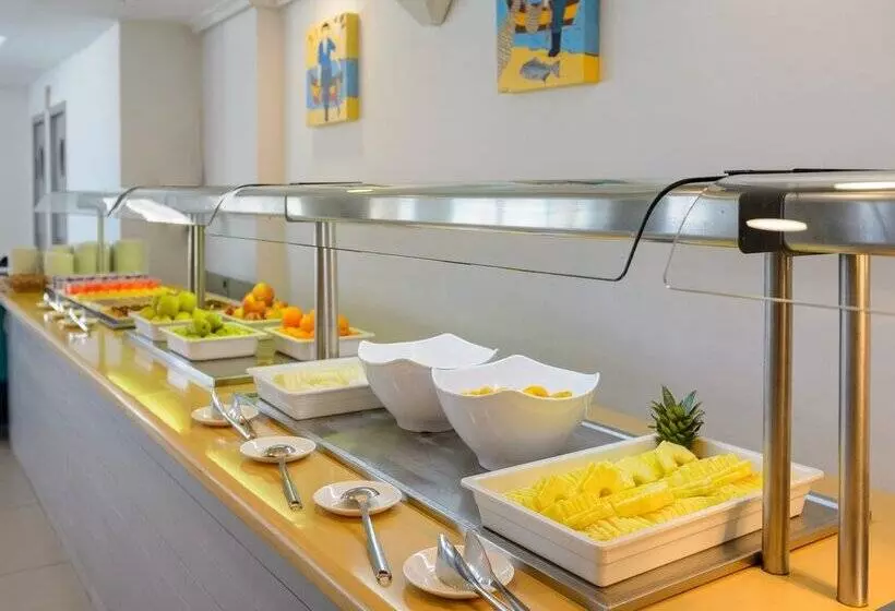 ホテル Vibra S'Estanyol