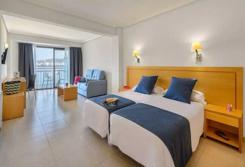 ホテル Vibra S'Estanyol