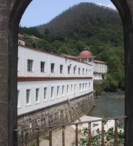 בית מלון כפרי Balneario De Las Caldas De Besaya