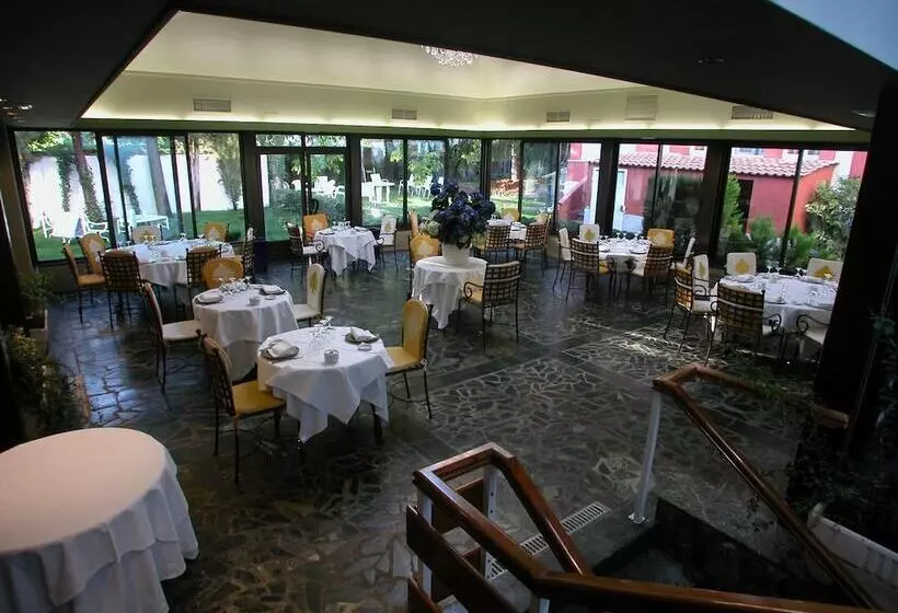 ホテル Conde Aznar