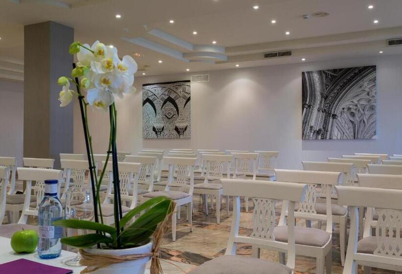 هتل Crisol Jardines De Córdoba