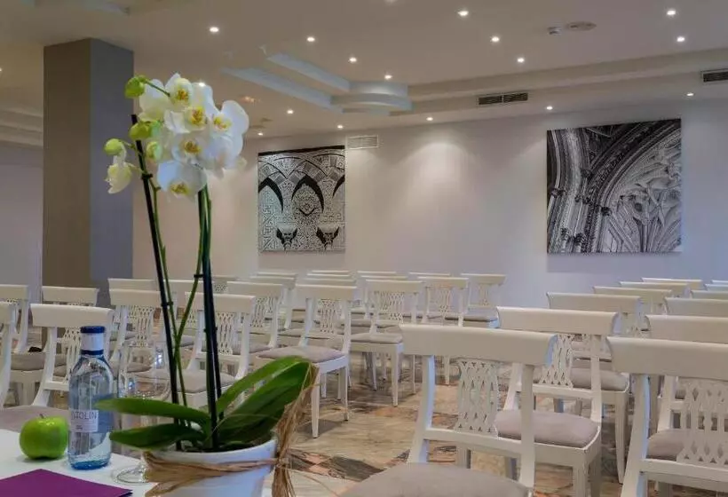 Hotel Crisol Jardines De Córdoba