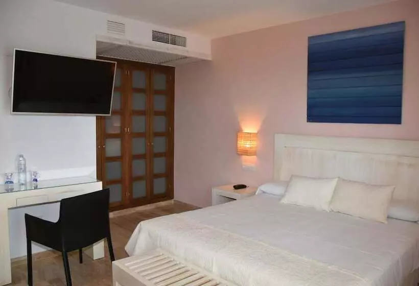 Hotel Doña Lola Zahara