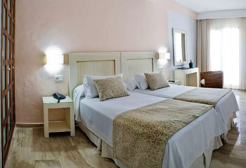 Hotel Doña Lola Zahara