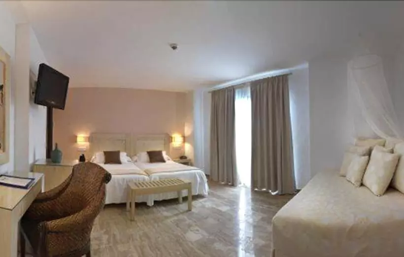 Hotel Doña Lola Zahara