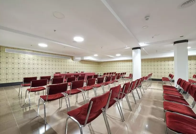 هتل Ilunion San Sebastian