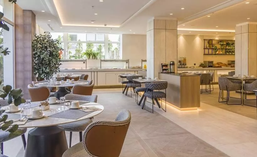 هتل Ilunion San Sebastian