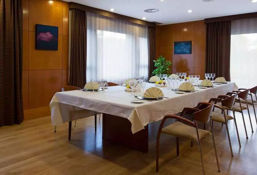 호텔 NH Ciudad De Cuenca