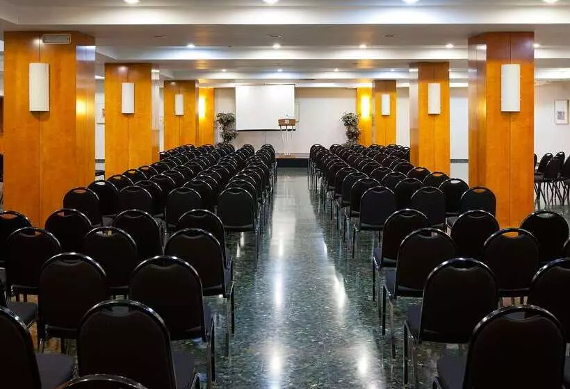 호텔 NH Ciudad De Cuenca