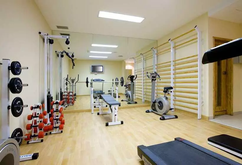 호텔 NH Ciudad De Cuenca