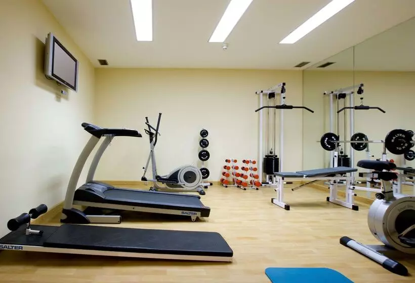 호텔 NH Ciudad De Cuenca