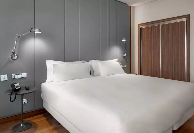 호텔 NH Ciudad De Cuenca