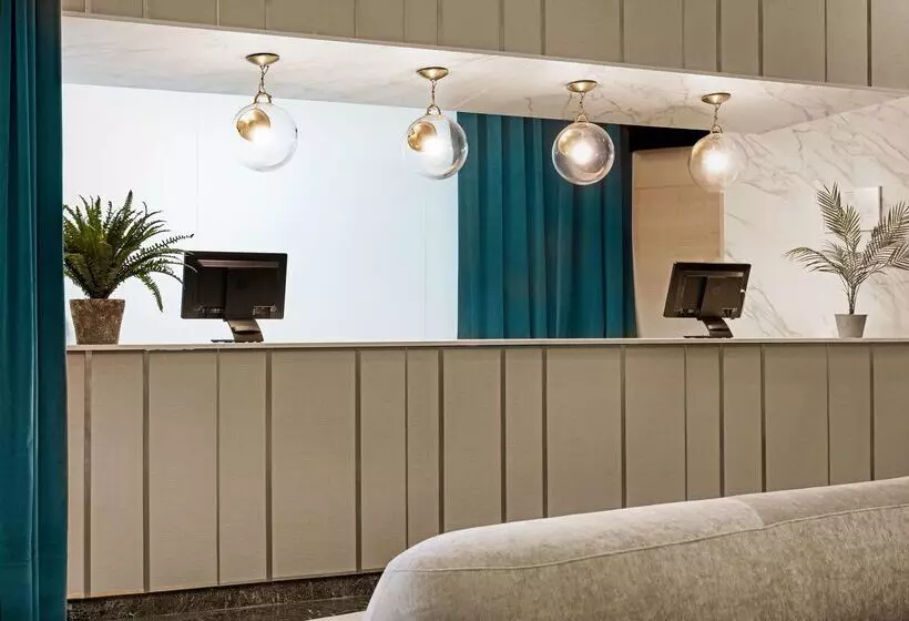 호텔 NH Ciudad De Cuenca