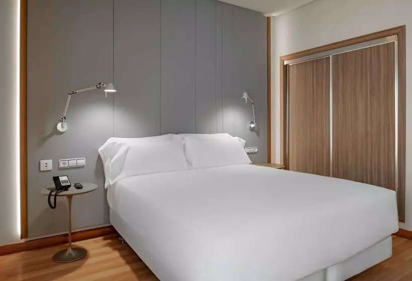 호텔 NH Ciudad De Cuenca