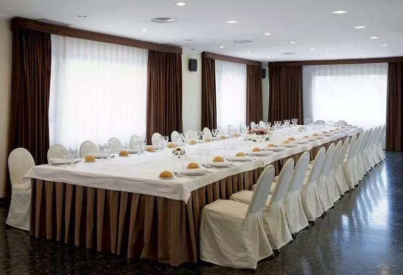 호텔 NH Ciudad De Cuenca