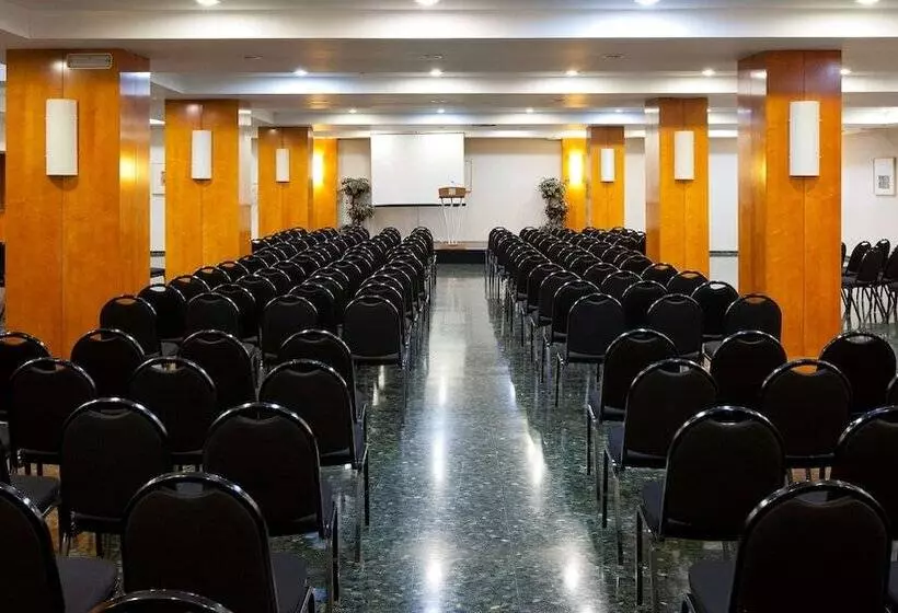 호텔 NH Ciudad De Cuenca