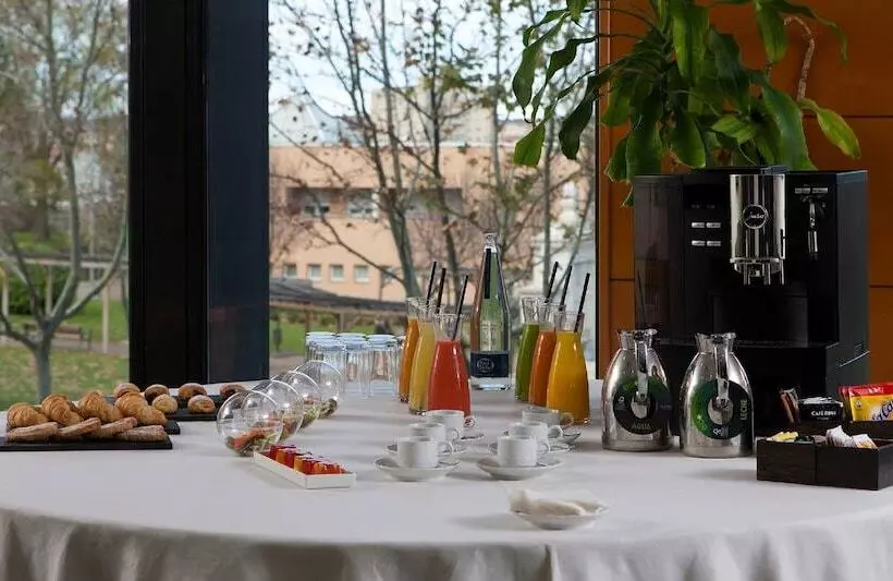 호텔 NH Ciudad De Cuenca