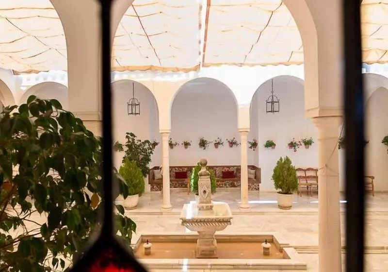 فندق ريفى Villa Turistica De Priego