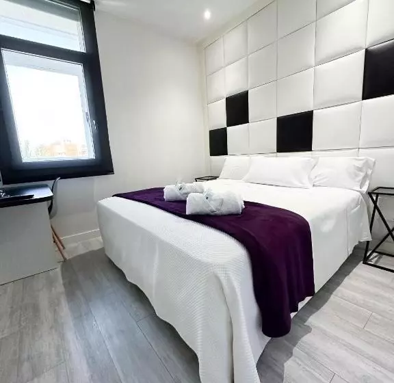 Отель Es Urbanos N Avenida De España