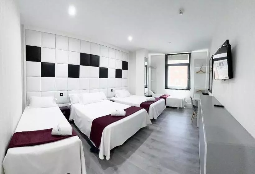 Отель Es Urbanos N Avenida De España