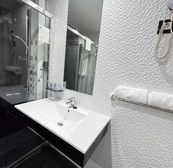 Отель Es Urbanos N Avenida De España