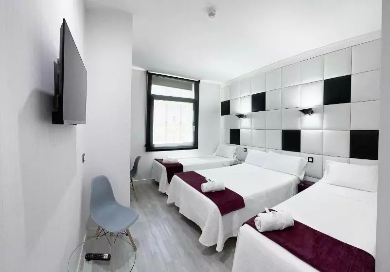 Отель Es Urbanos N Avenida De España