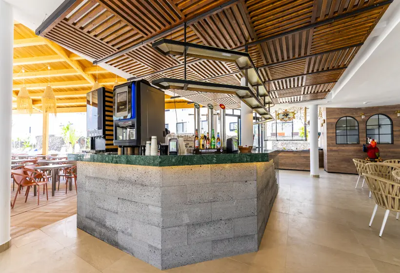 Hotelli Bakour Lanzarote Splash