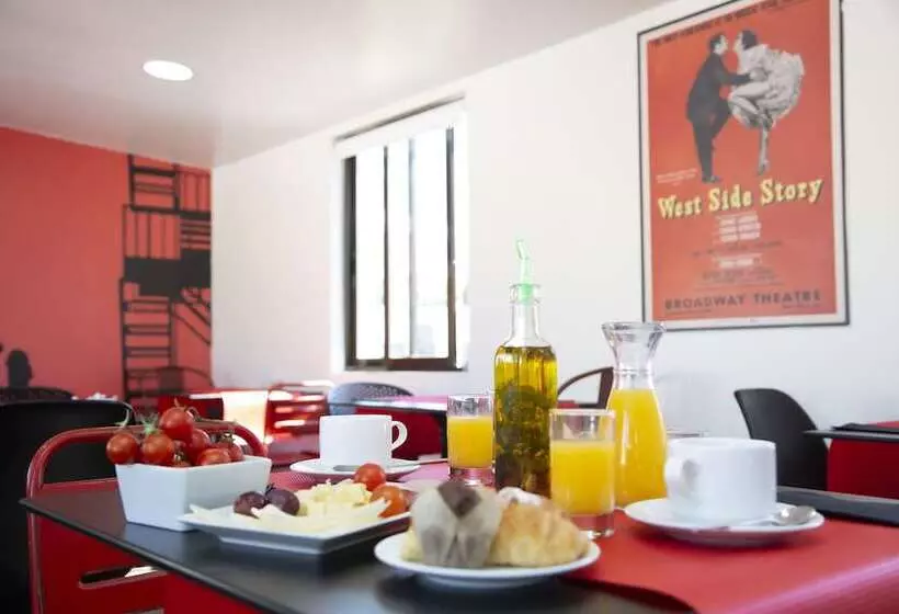 هتل Casual Del Teatro Madrid