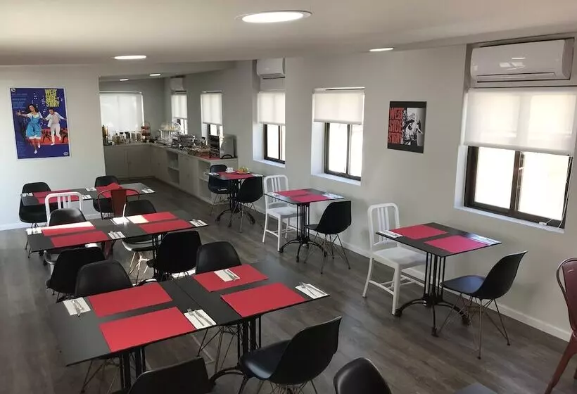 هتل Casual Del Teatro Madrid