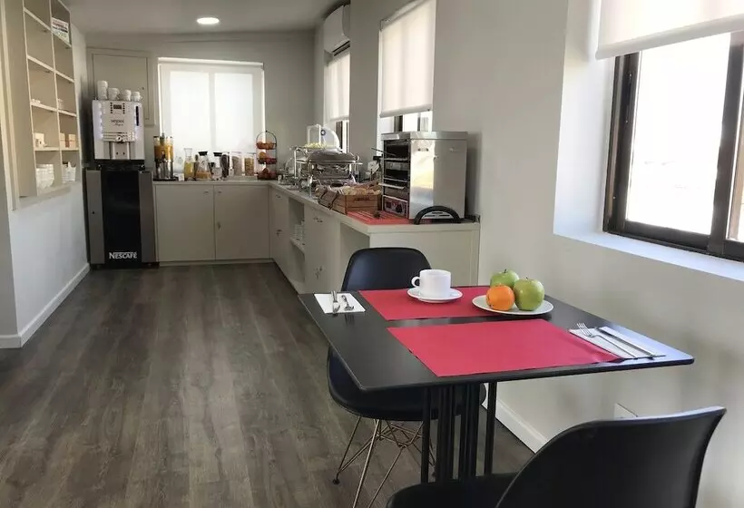 هتل Casual Del Teatro Madrid