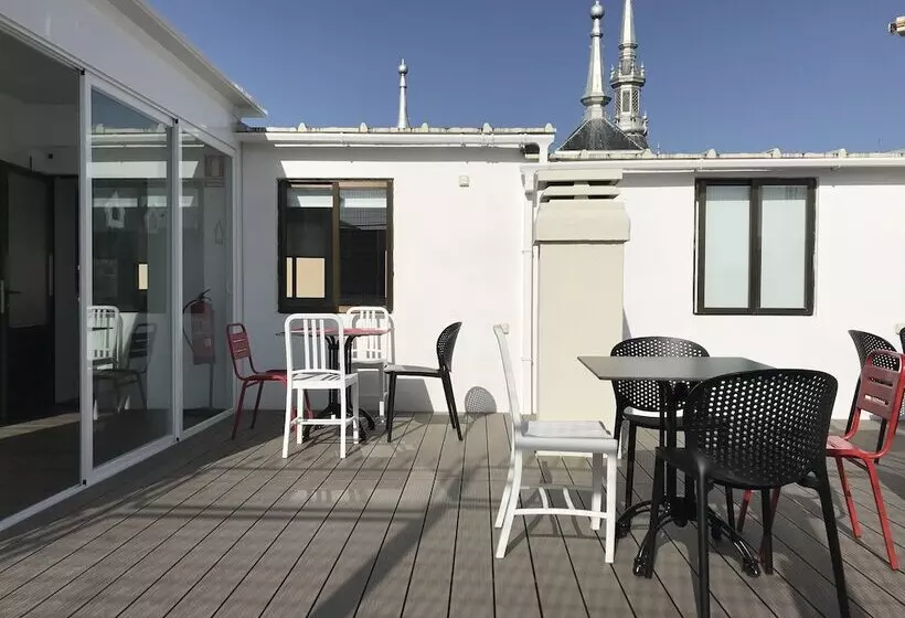 هتل Casual Del Teatro Madrid